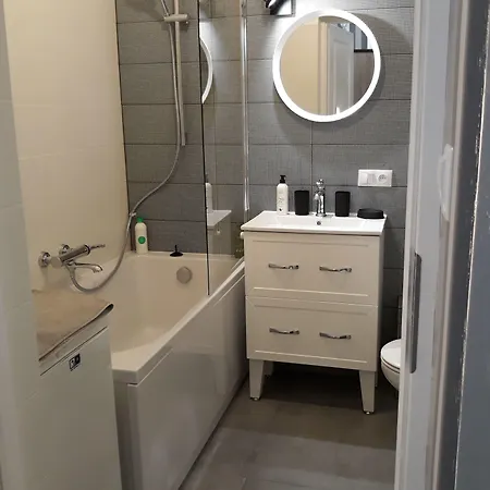 2 Bedroom Center アパート *