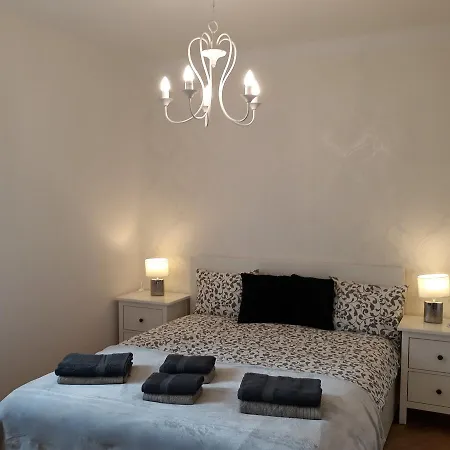 アパート 2 Bedroom Center *