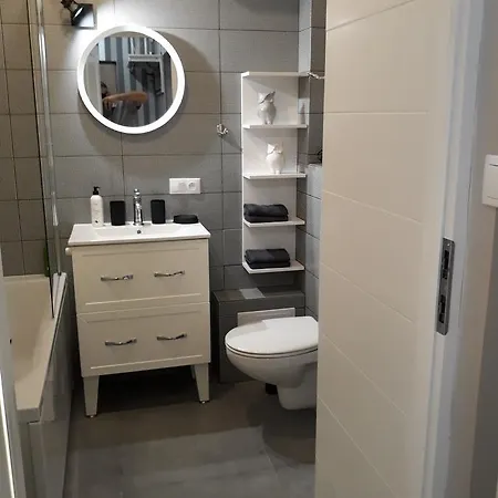 アパート 2 Bedroom Center カトヴィツェ