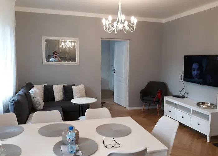 2 Bedroom Center Apartamento Katowice